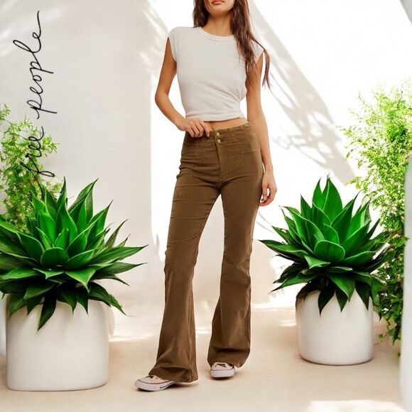 Free People Jayde Seamed Corduroy Flare Pants Jeans in the Size 32 in Fir Green - Picture 8 of 16